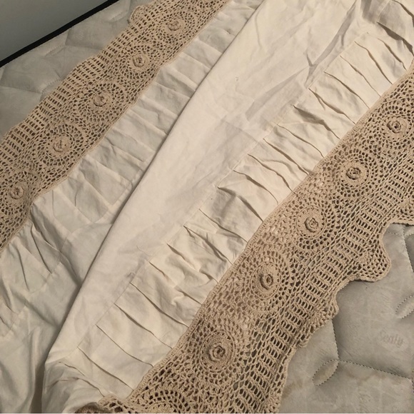 Crocheted Twin Bed Skirt - Picture 9 of 9